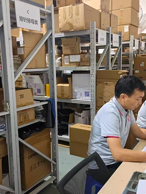 led-warehouse.